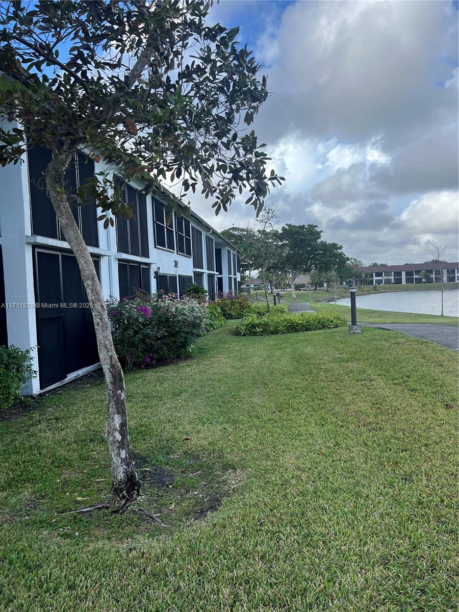 202 Lake Pointe Dr # 107