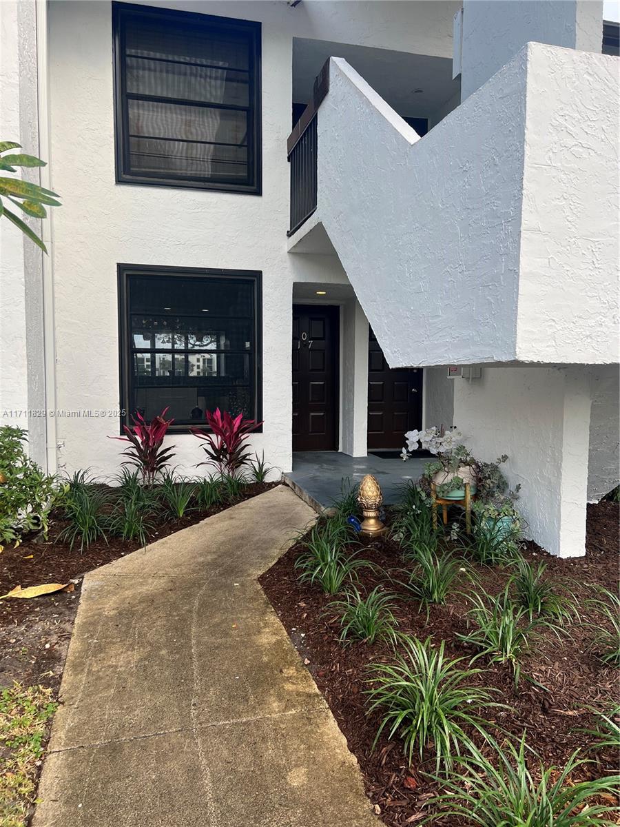 202 Lake Pointe Dr # 107