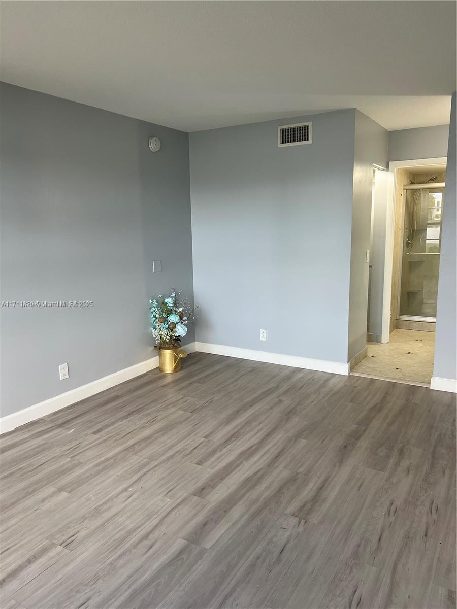202 Lake Pointe Dr # 107