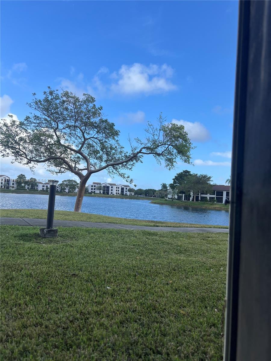 202 Lake Pointe Dr # 107