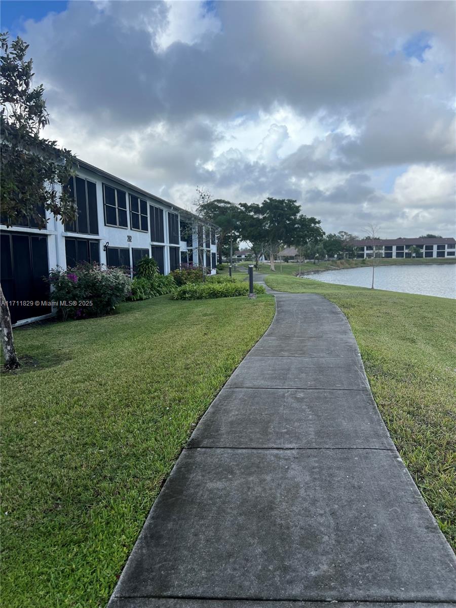 202 Lake Pointe Dr # 107
