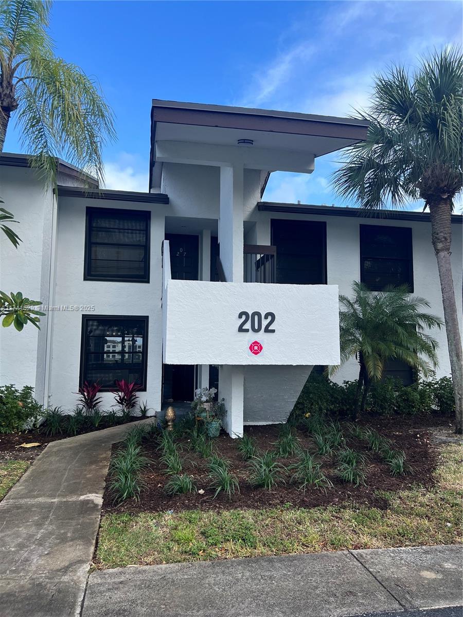 202 Lake Pointe Dr # 107