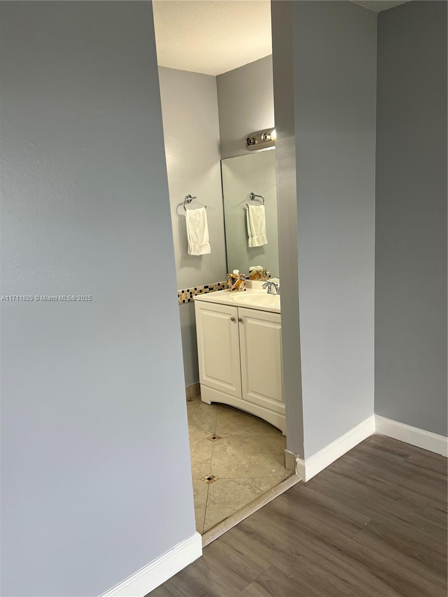 202 Lake Pointe Dr # 107