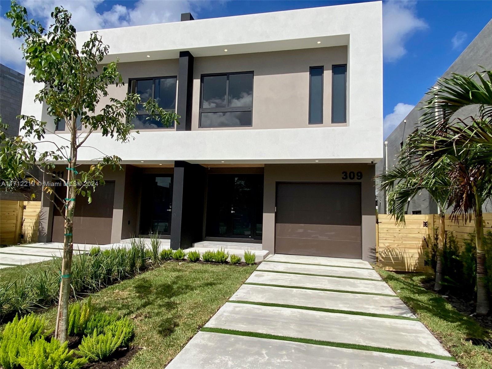 309 SW 10th St # 309