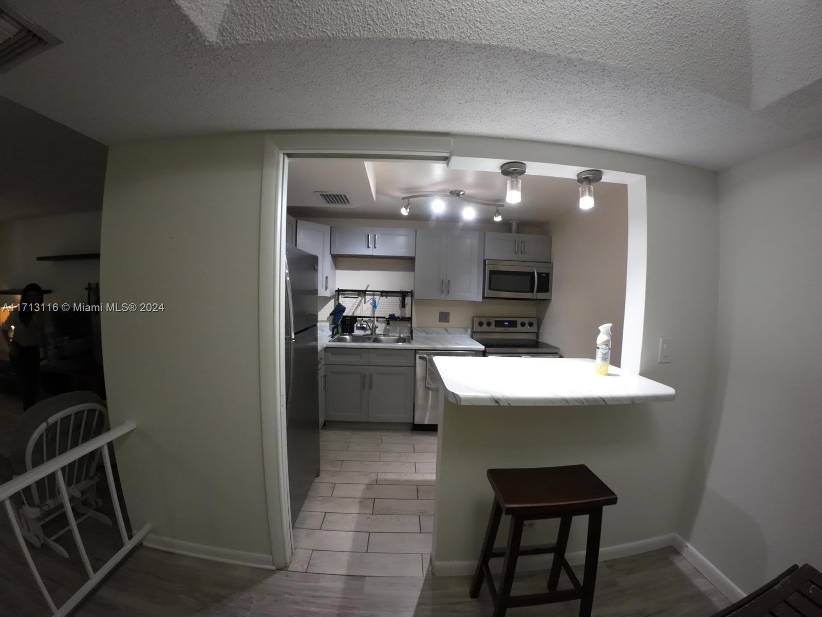 3730 Inverrary Dr # 3U