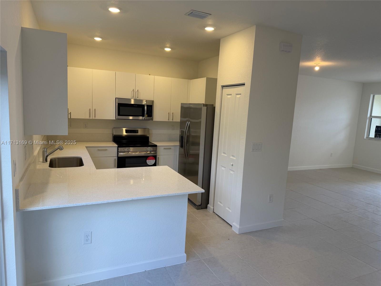 2876 SE 25 AVE # 2876