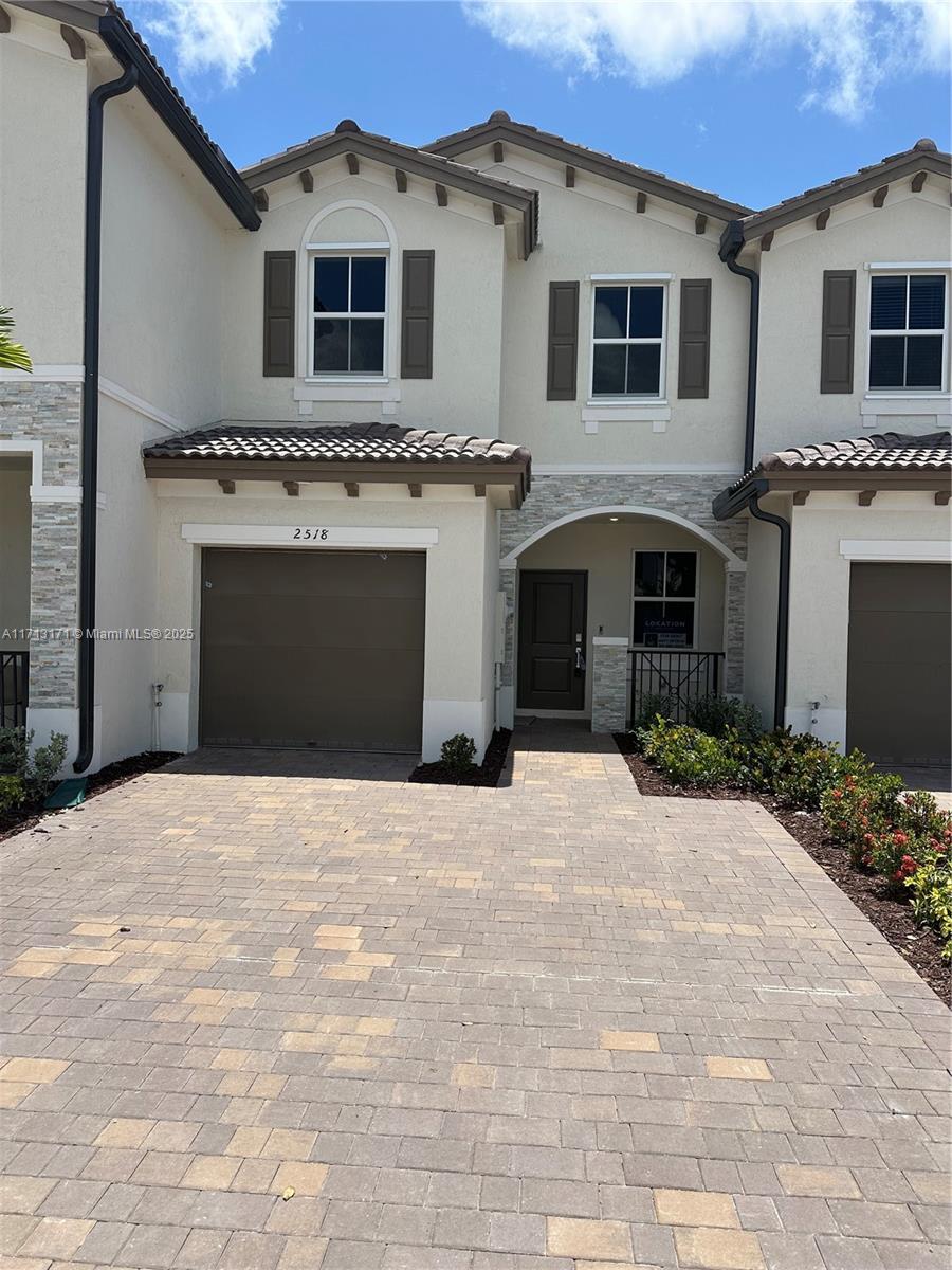 2518 SE 29 ST # 2518