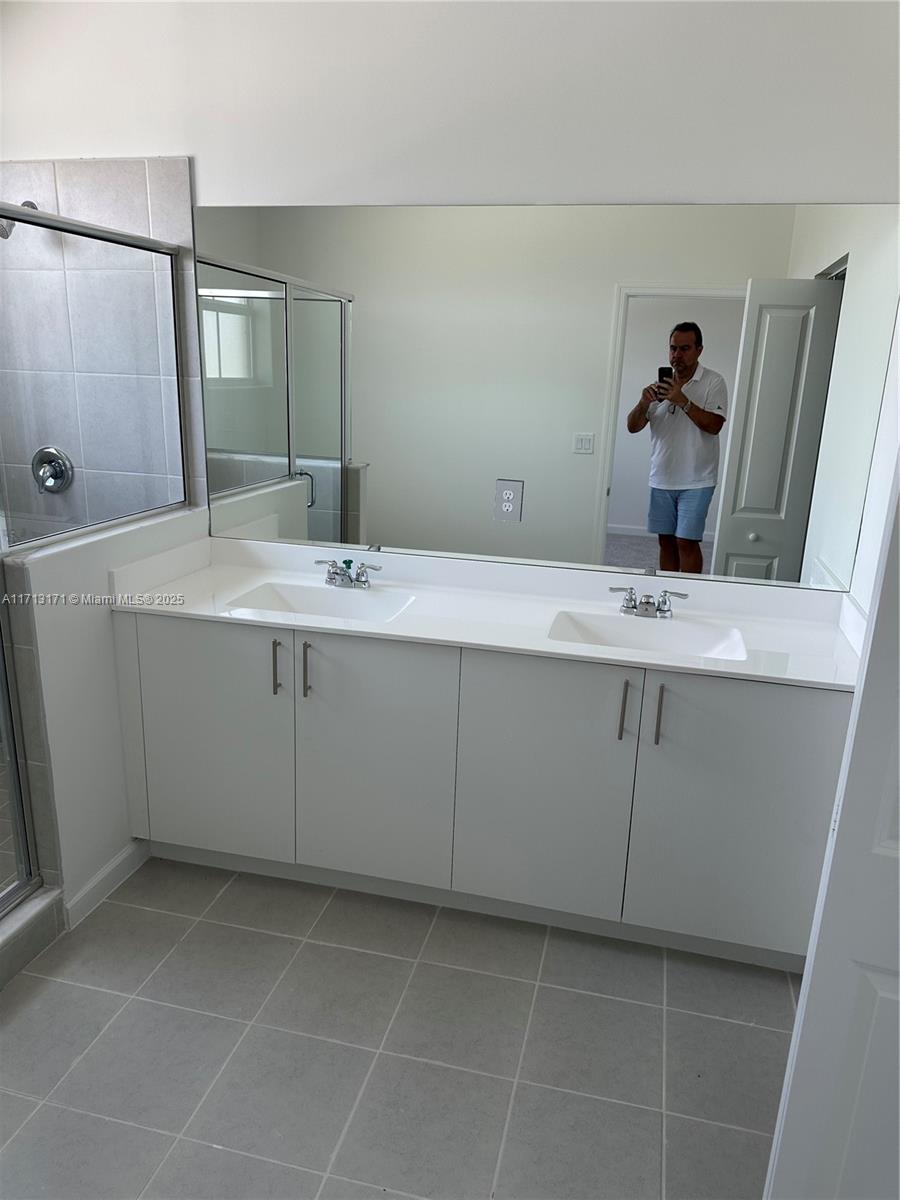 2518 SE 29 ST # 2518