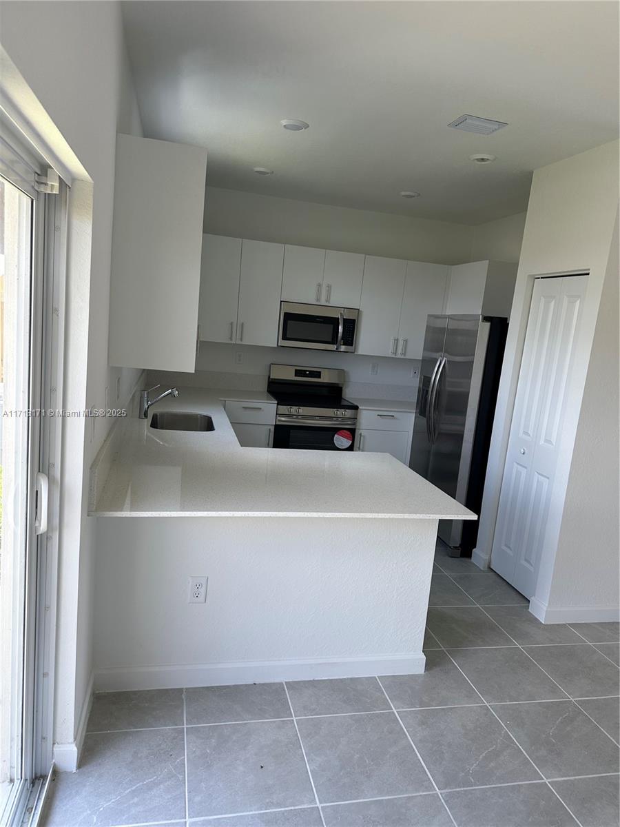 2518 SE 29 ST # 2518