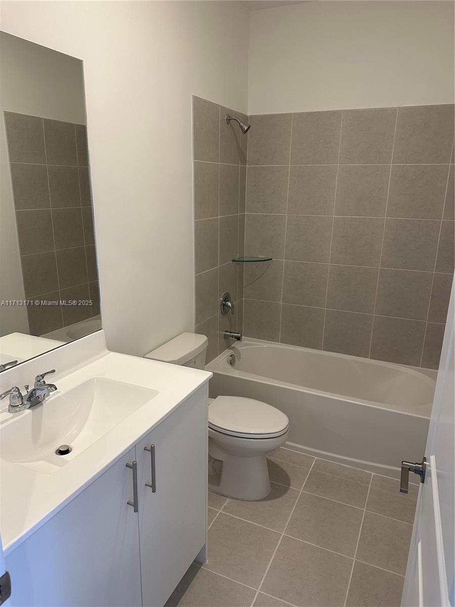 2518 SE 29 ST # 2518