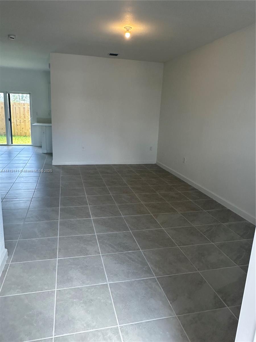 2518 SE 29 ST # 2518