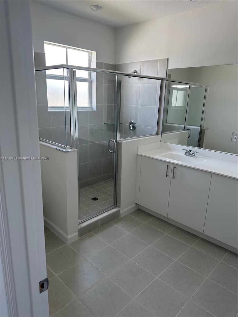 2518 SE 29 ST # 2518