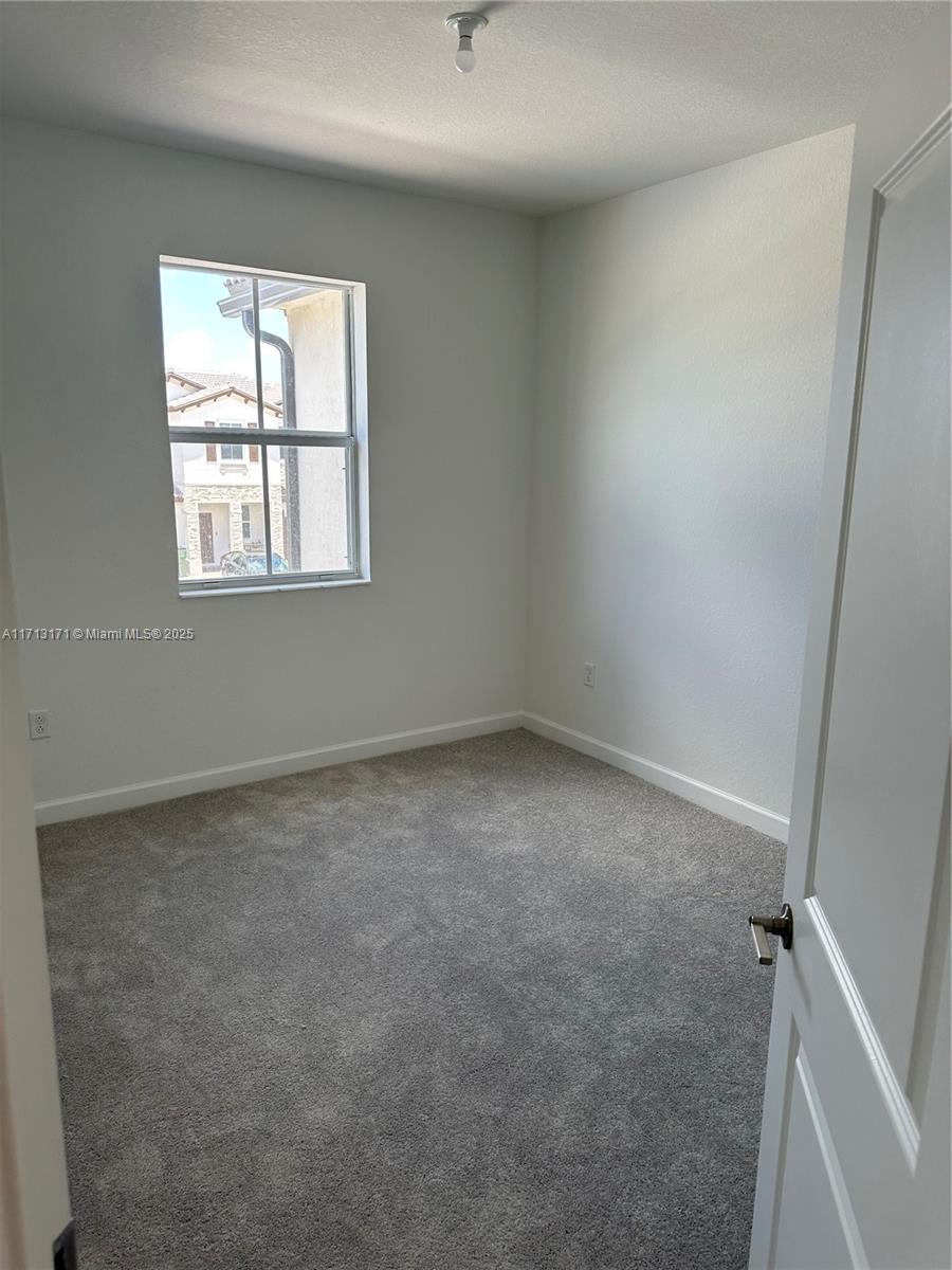 2518 SE 29 ST # 2518