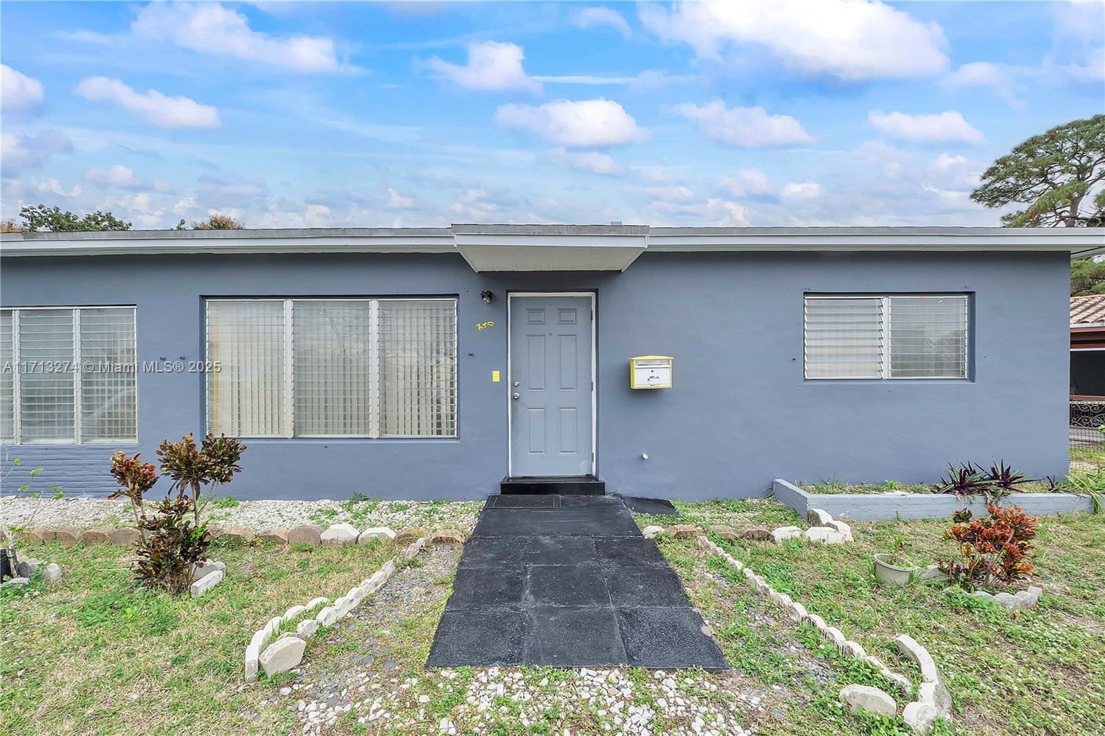 750 Carolina Ave