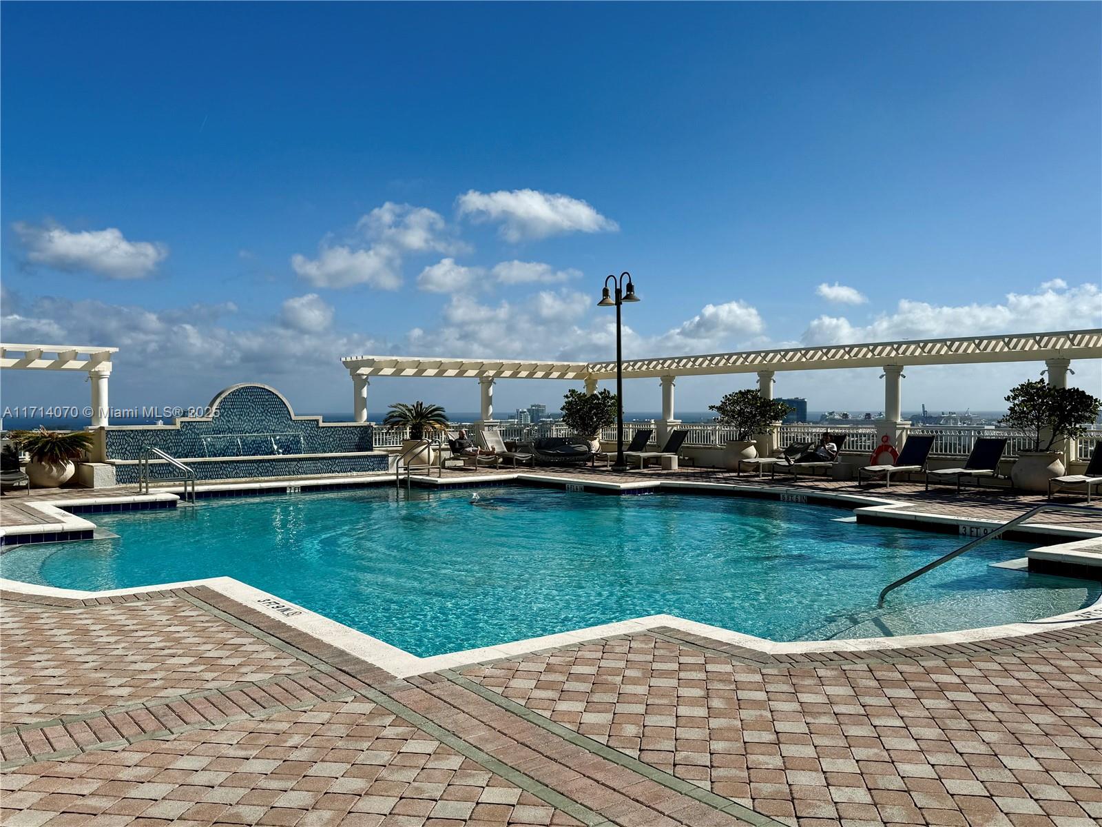 511 SE 5th Ave # 718