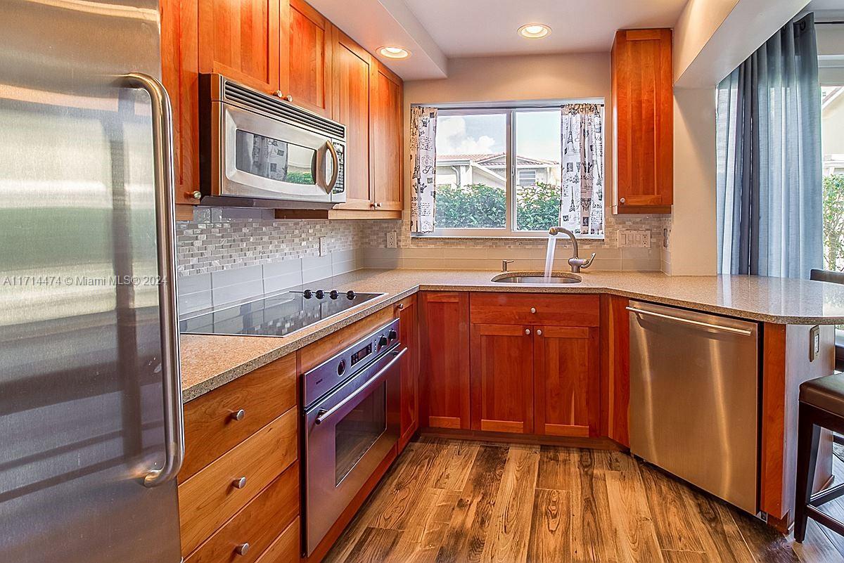 5400 N Ocean Blvd # 7