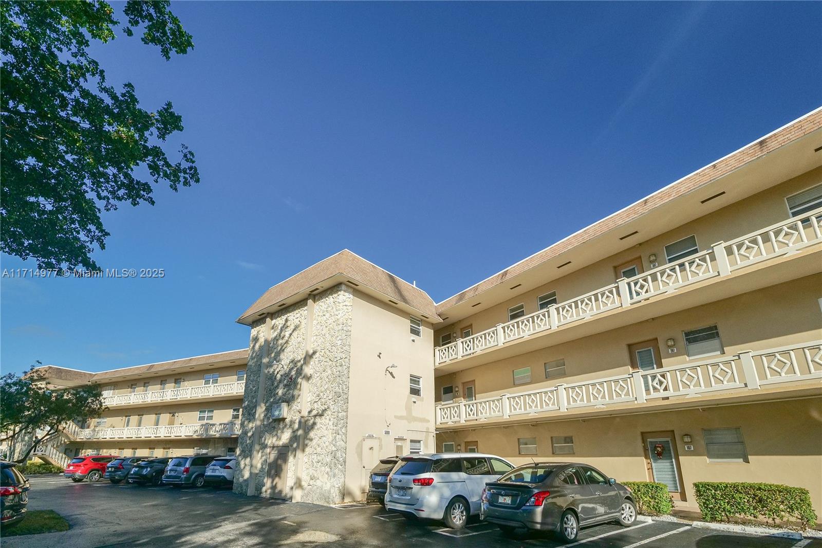 5001 NW 34th St # 103