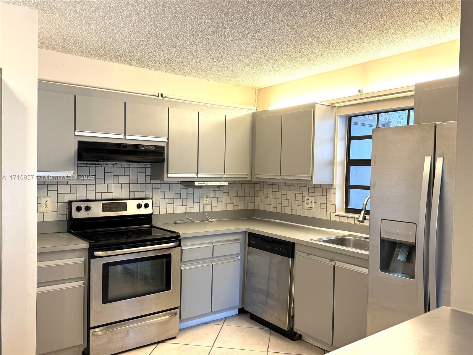 3562 NW 95th Ter # 2Q
