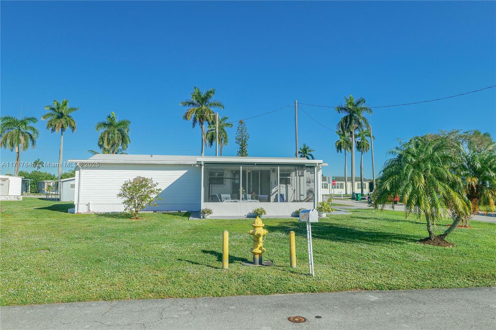 8501 SW 18th Ct