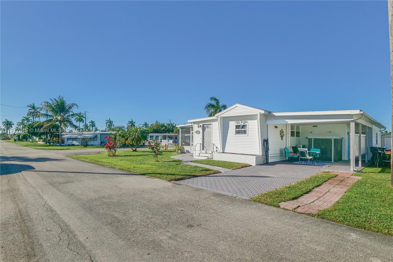 8501 SW 18th Ct