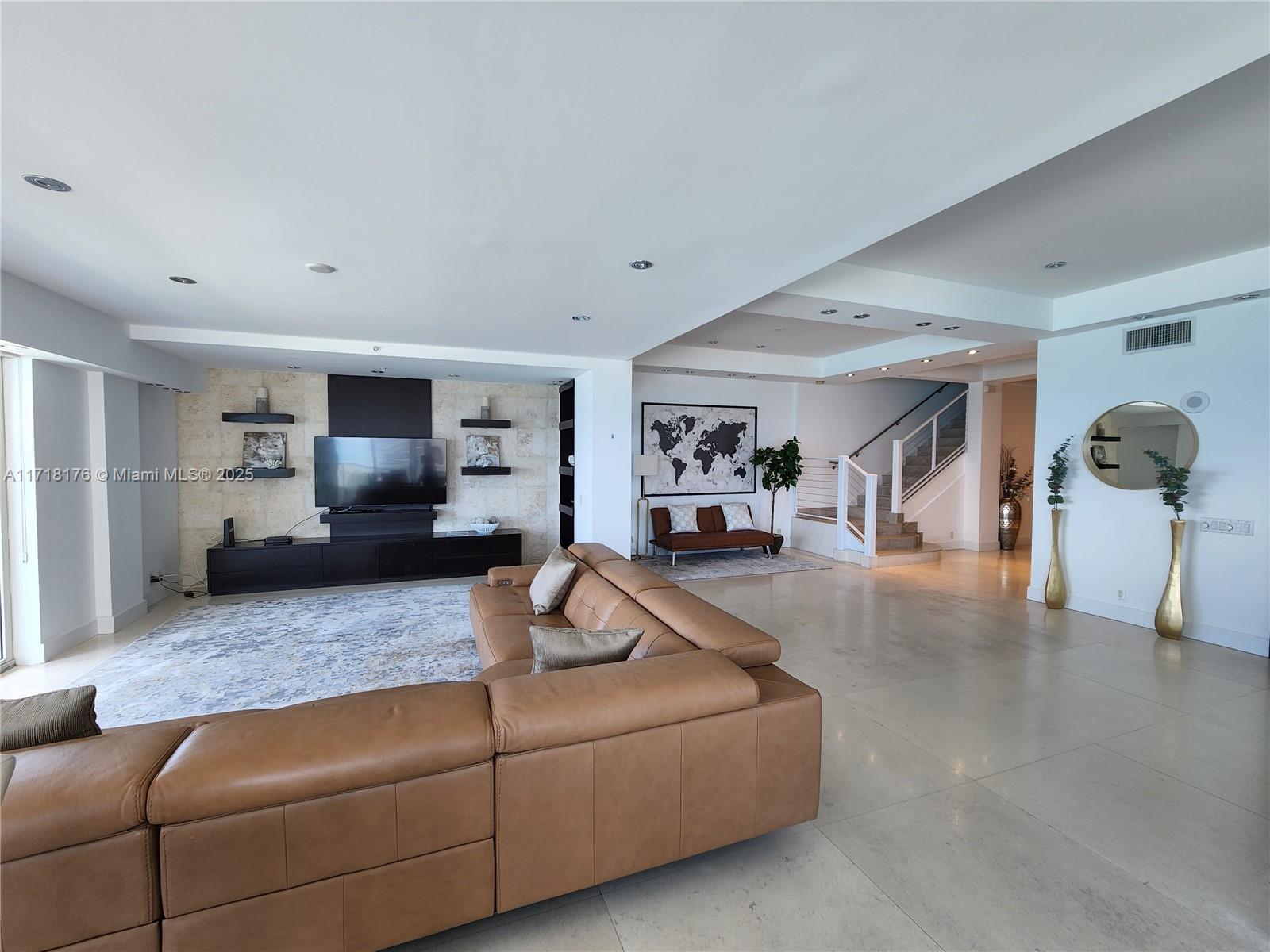 9499 Collins Ave # 02 Unit: PH-02