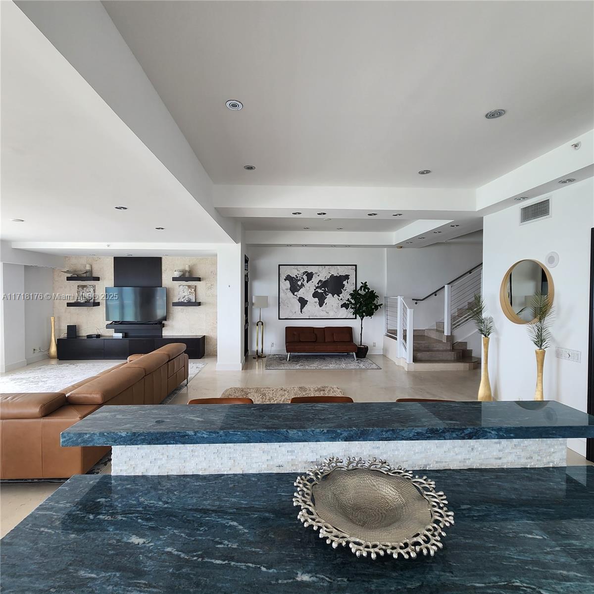 9499 Collins Ave # 02 Unit: PH-02
