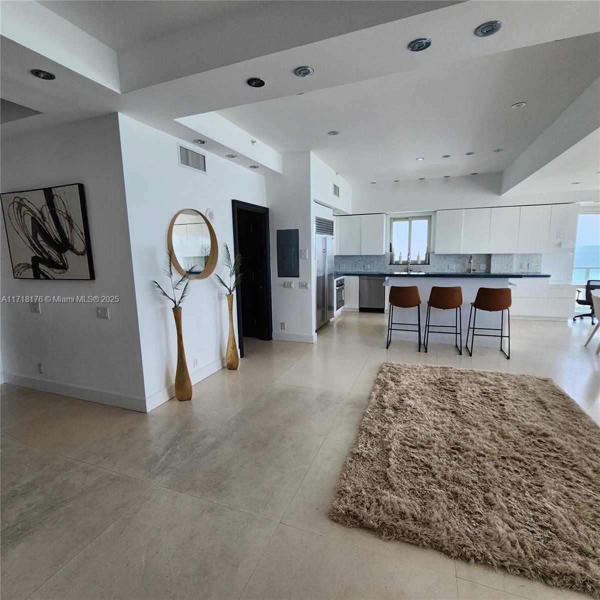 9499 Collins Ave # 02 Unit: PH-02