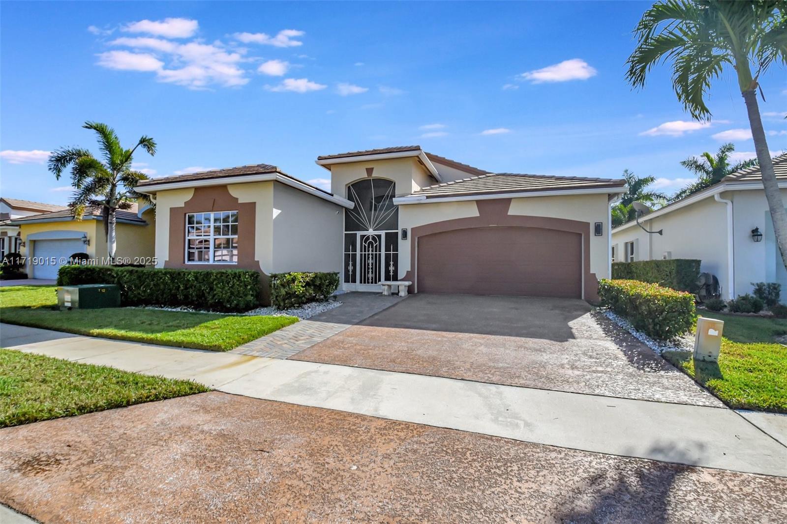 6330 Harbour Oak Dr