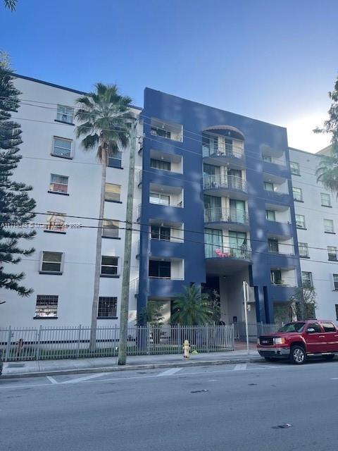 546 SW 1st St # 608