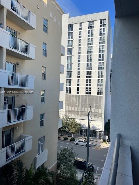 546 SW 1st St # 608