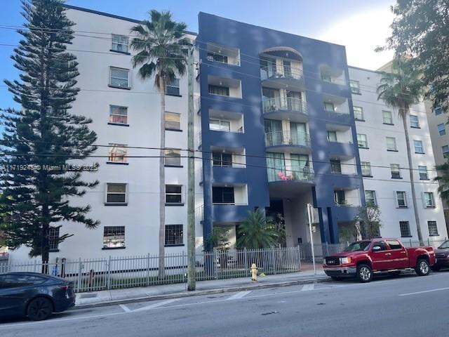 546 SW 1st St # 608