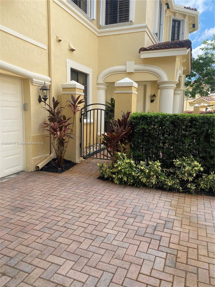 1624 Passion Vine Cir # 2 Unit: 30-2