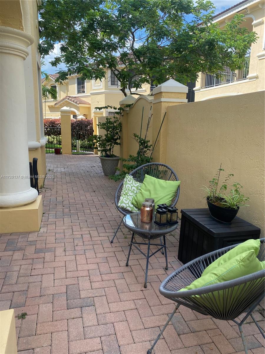 1624 Passion Vine Cir # 2 Unit: 30-2