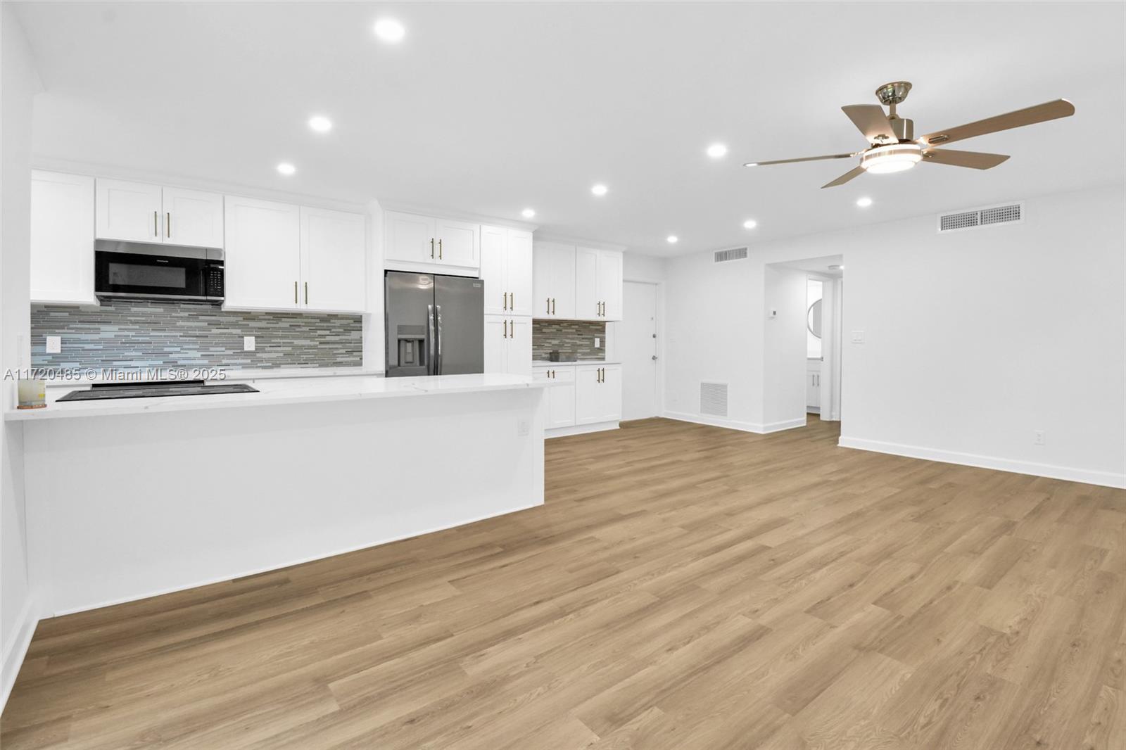2731 NE 14th St Cswy # 130