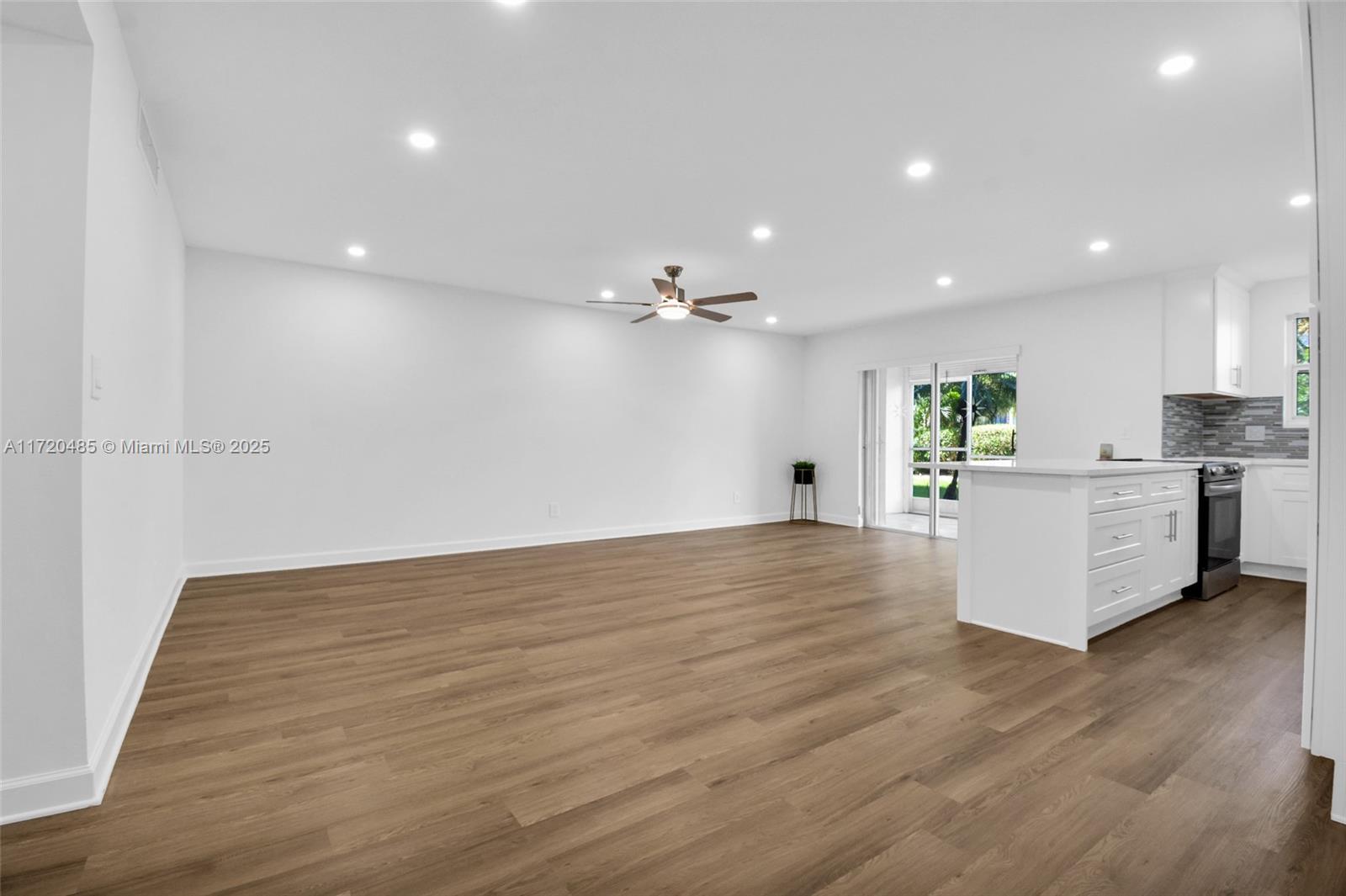 2731 NE 14th St Cswy # 130