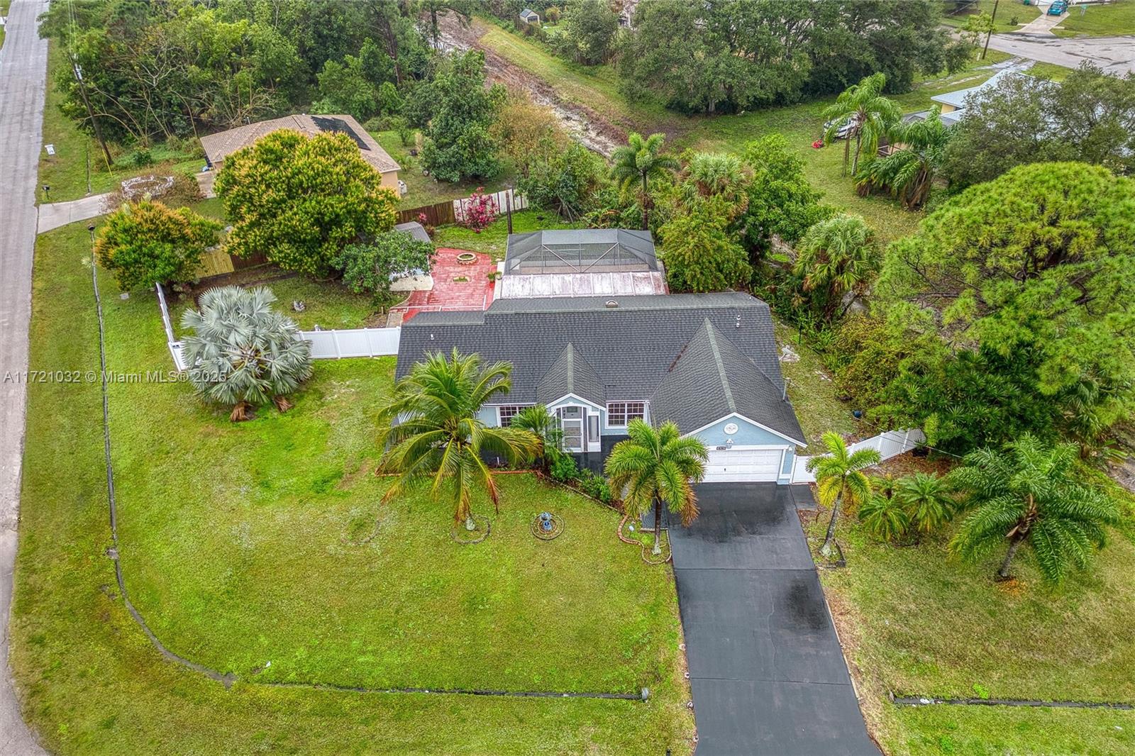 434 SW Whitmore Dr, Port St. Lucie