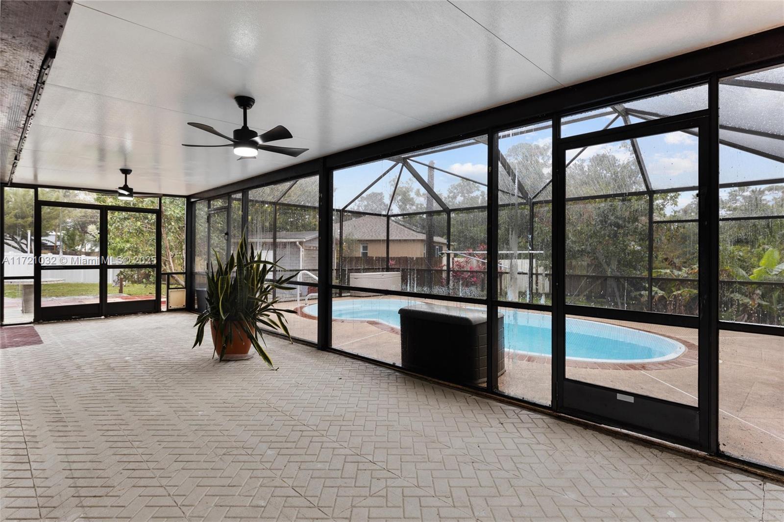 434 SW Whitmore Dr, Port St. Lucie