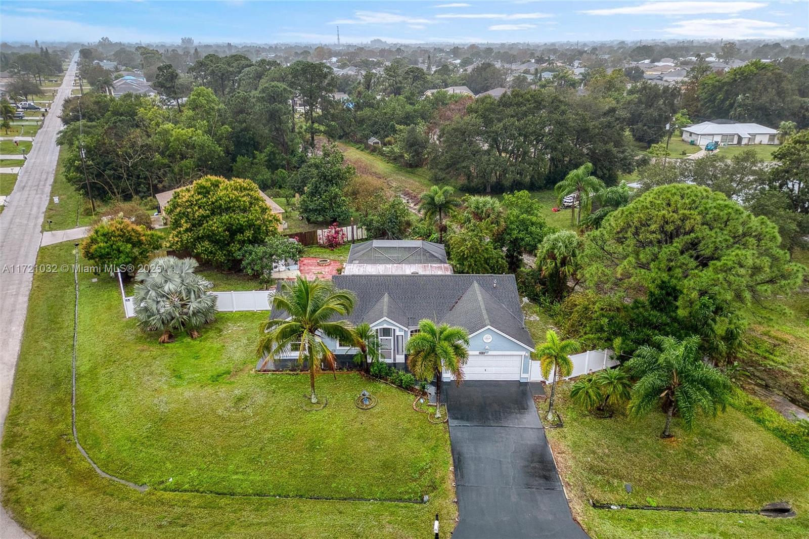 434 SW Whitmore Dr, Port St. Lucie