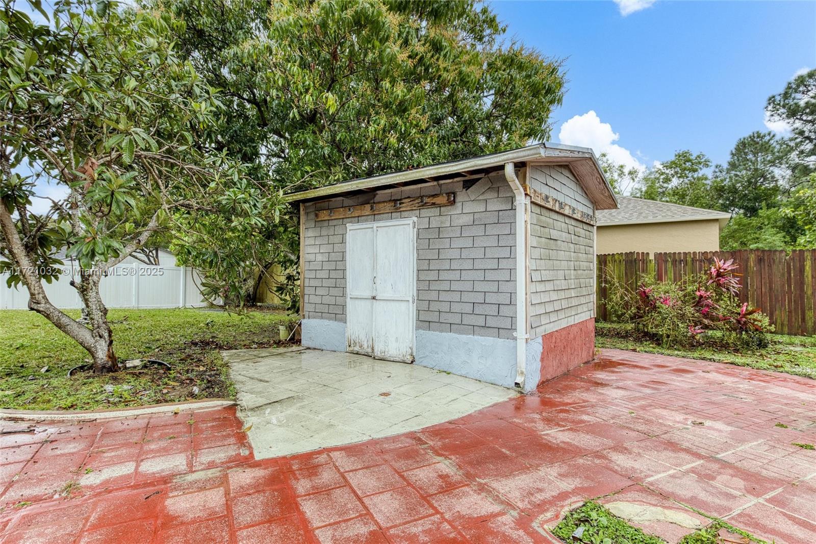 434 SW Whitmore Dr, Port St. Lucie