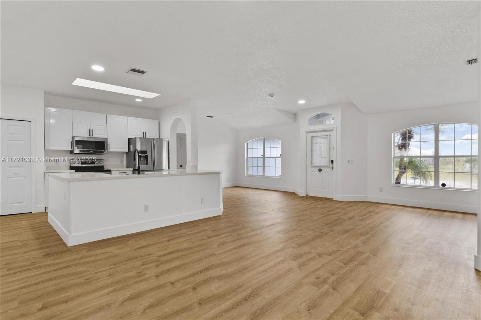 434 SW Whitmore Dr, Port St. Lucie