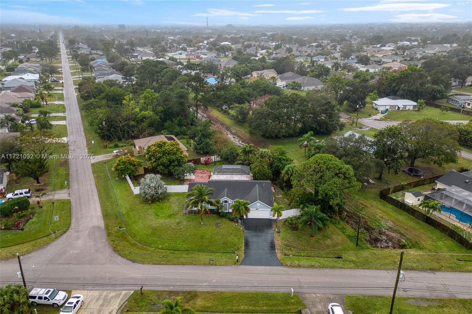 434 SW Whitmore Dr, Port St. Lucie