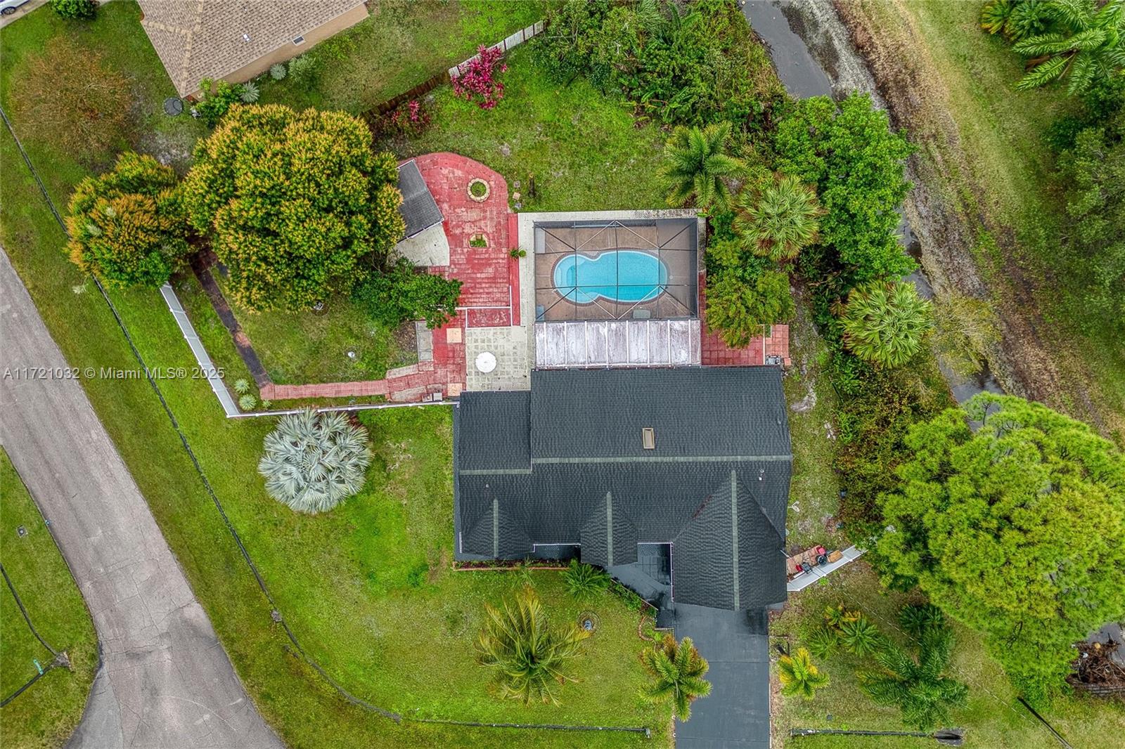 434 SW Whitmore Dr, Port St. Lucie