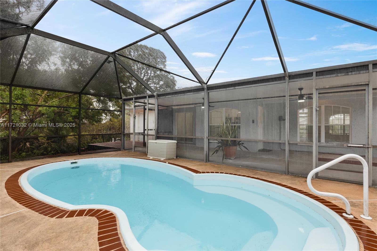 434 SW Whitmore Dr, Port St. Lucie
