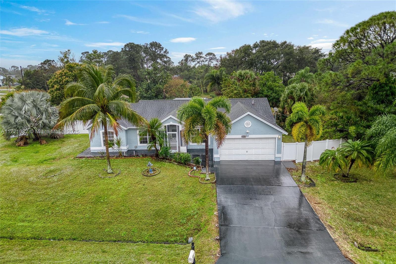 434 SW Whitmore Dr, Port St. Lucie