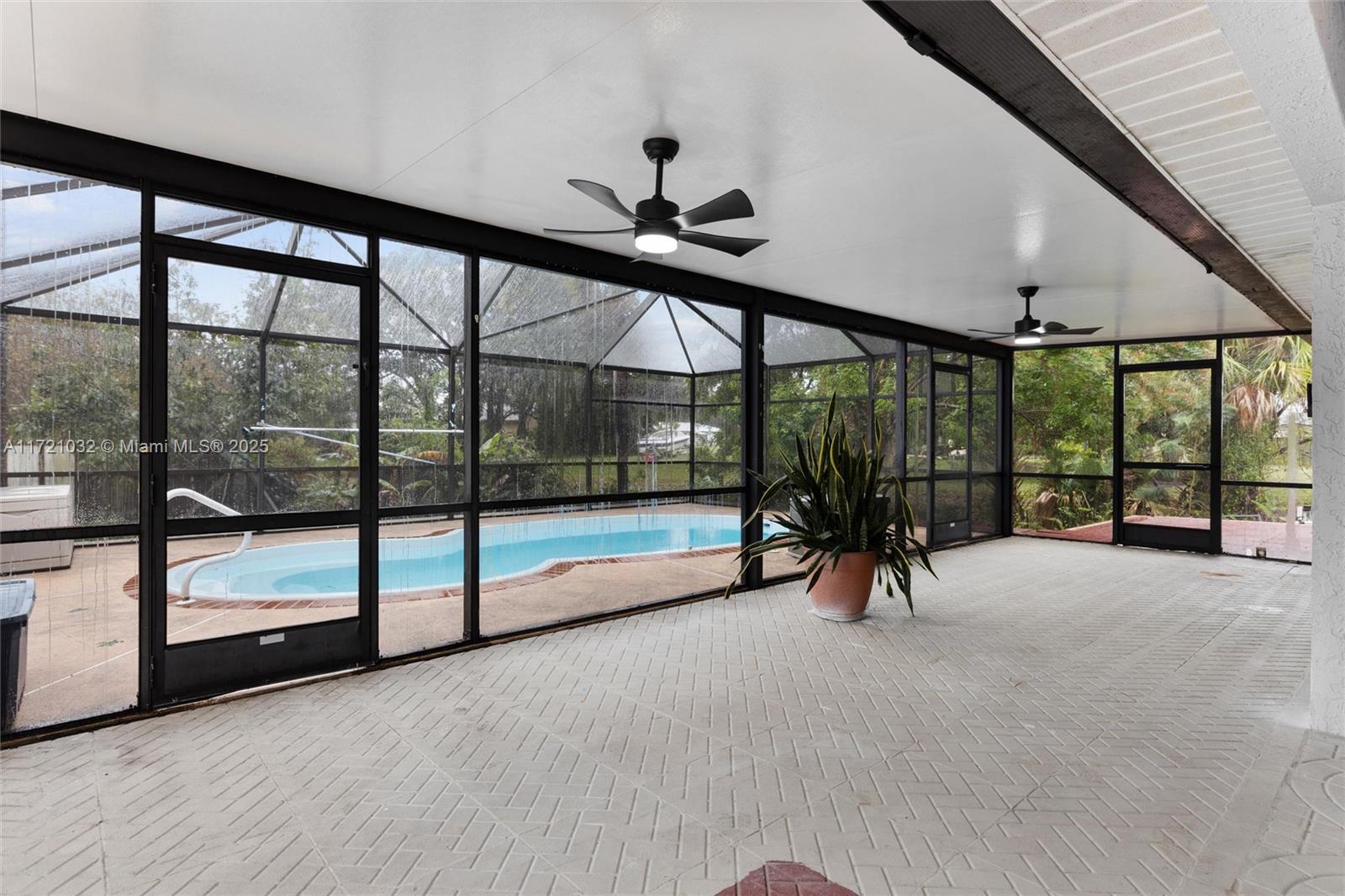 434 SW Whitmore Dr, Port St. Lucie