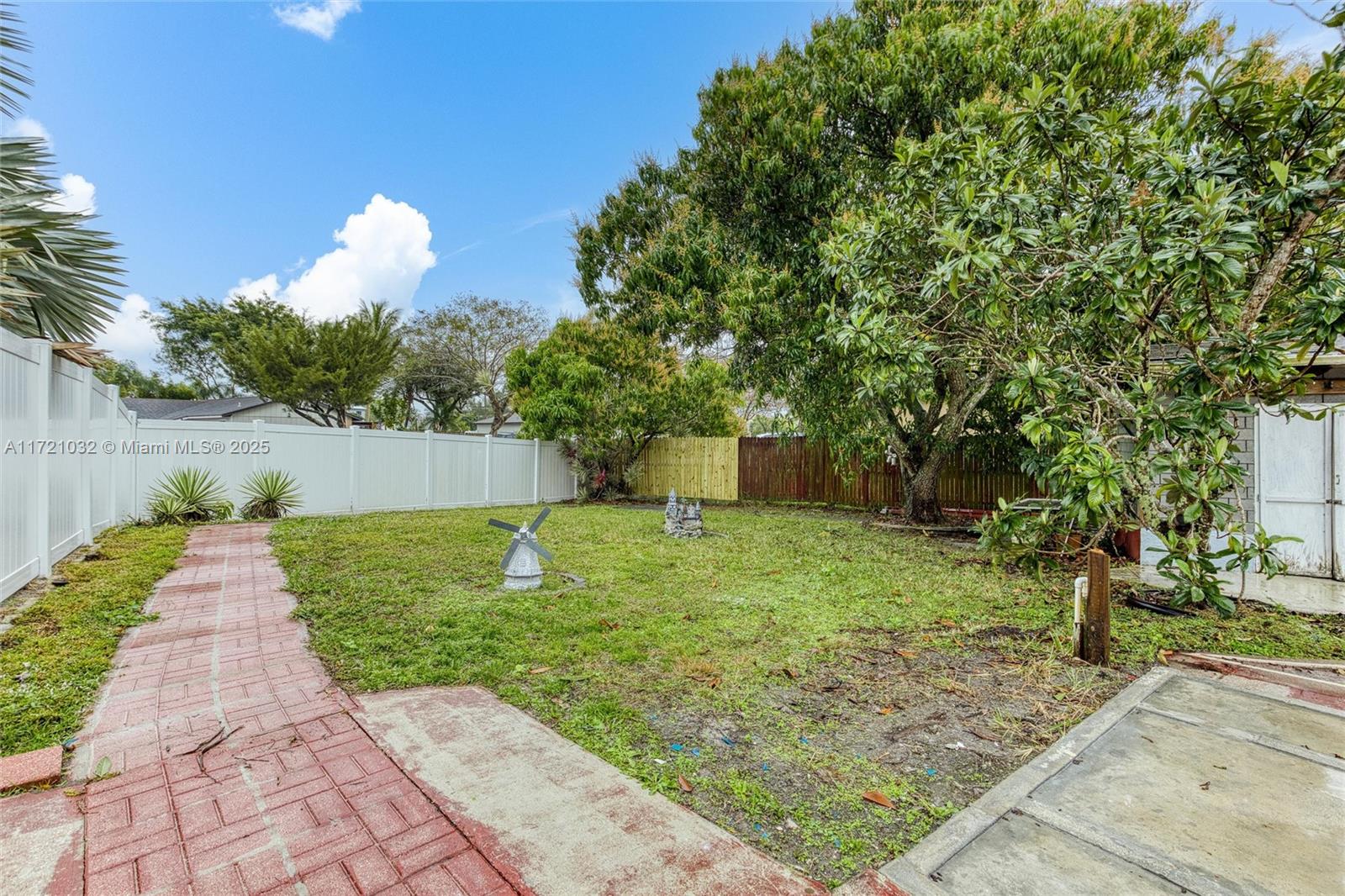 434 SW Whitmore Dr, Port St. Lucie