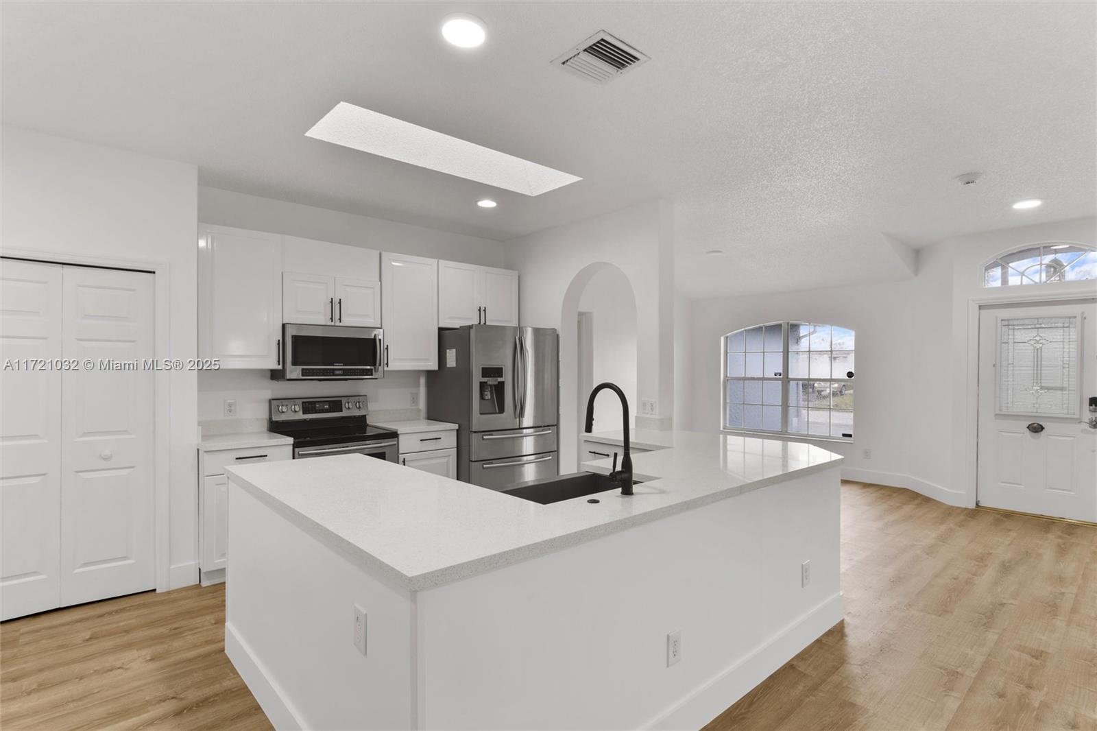 434 SW Whitmore Dr, Port St. Lucie