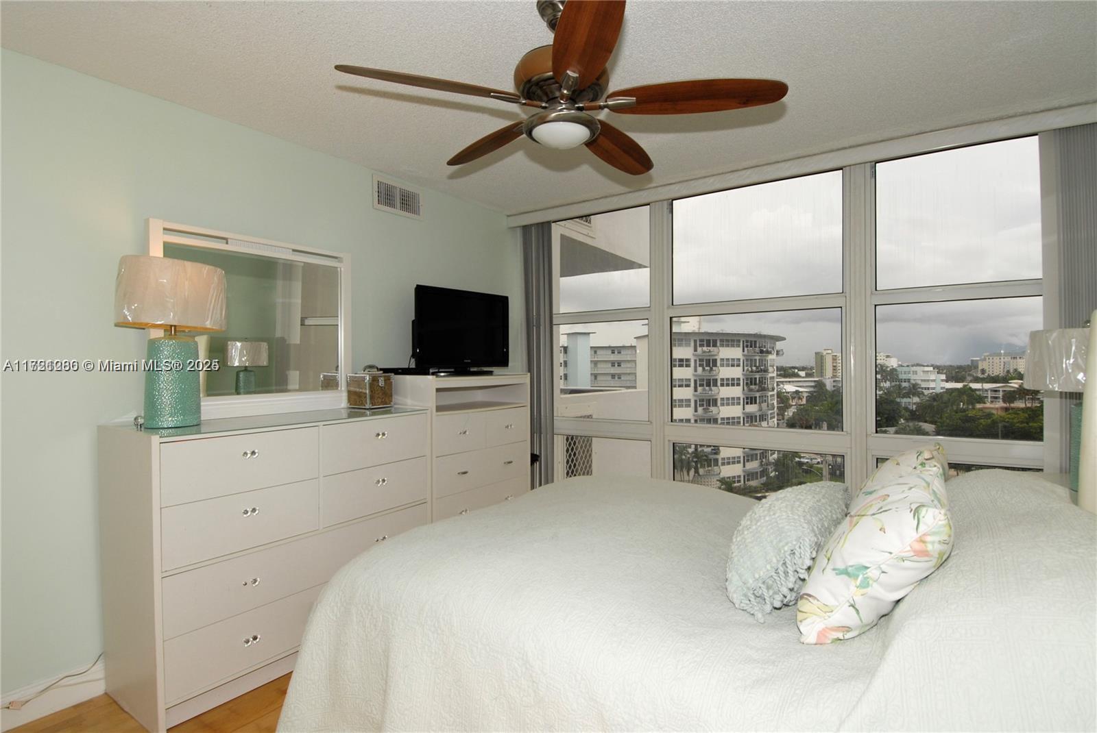 2701 N Ocean Blvd # 6F