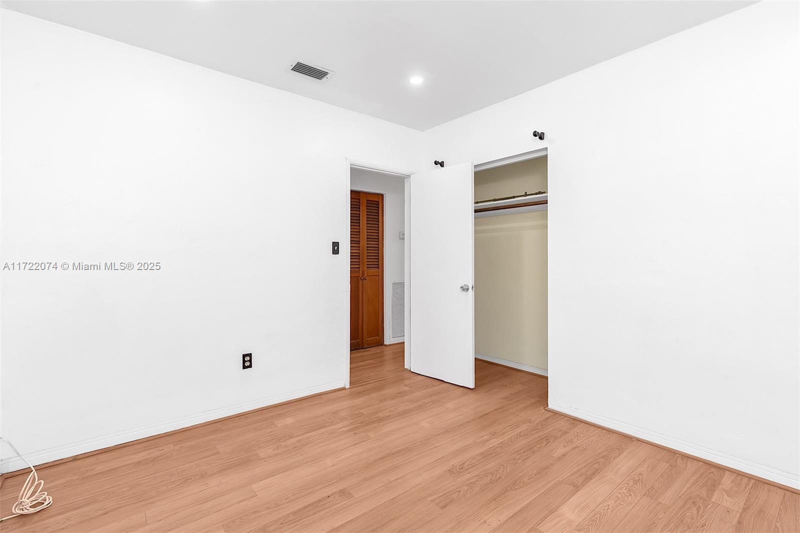 1320 NE 205th Ter