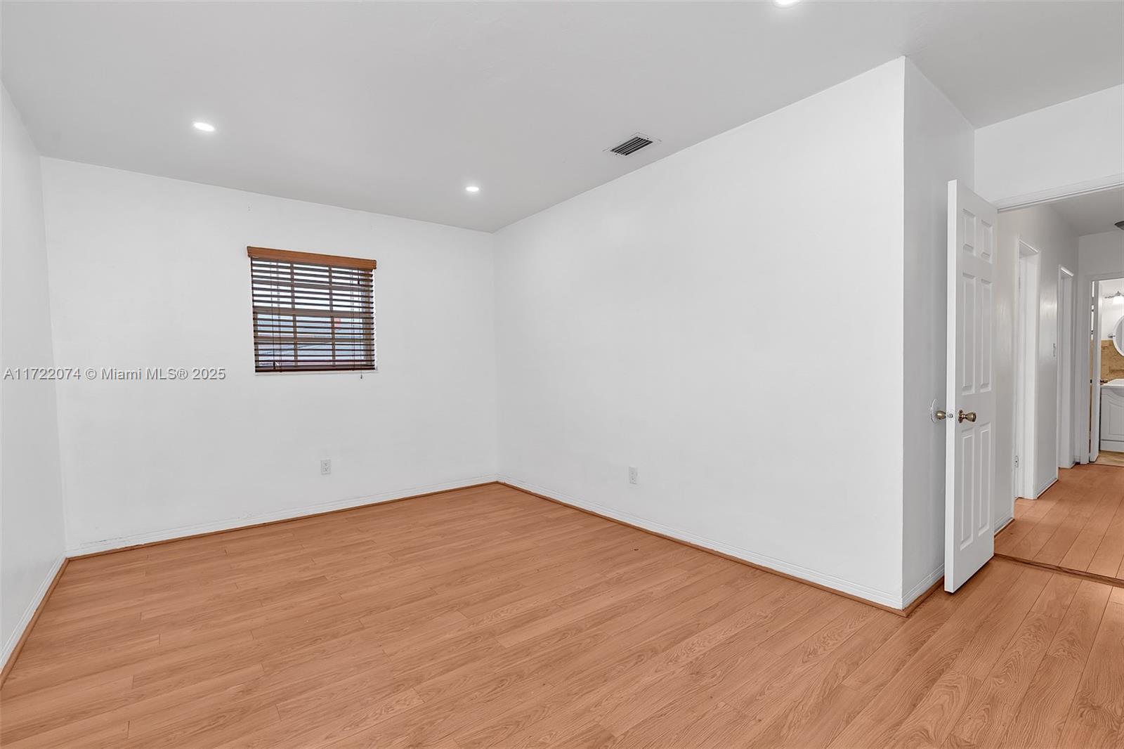 1320 NE 205th Ter